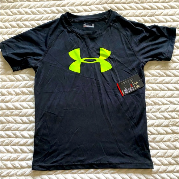 Under Armour Other - NWT UNDER ARMOUR  BOYS T-SHIRT BLACK SIZE 6
